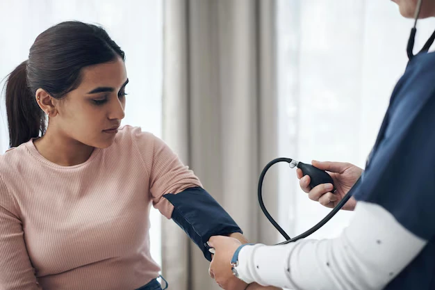 Managing High Blood Pressure at Home: Daily Routine Recommended by Doctors
